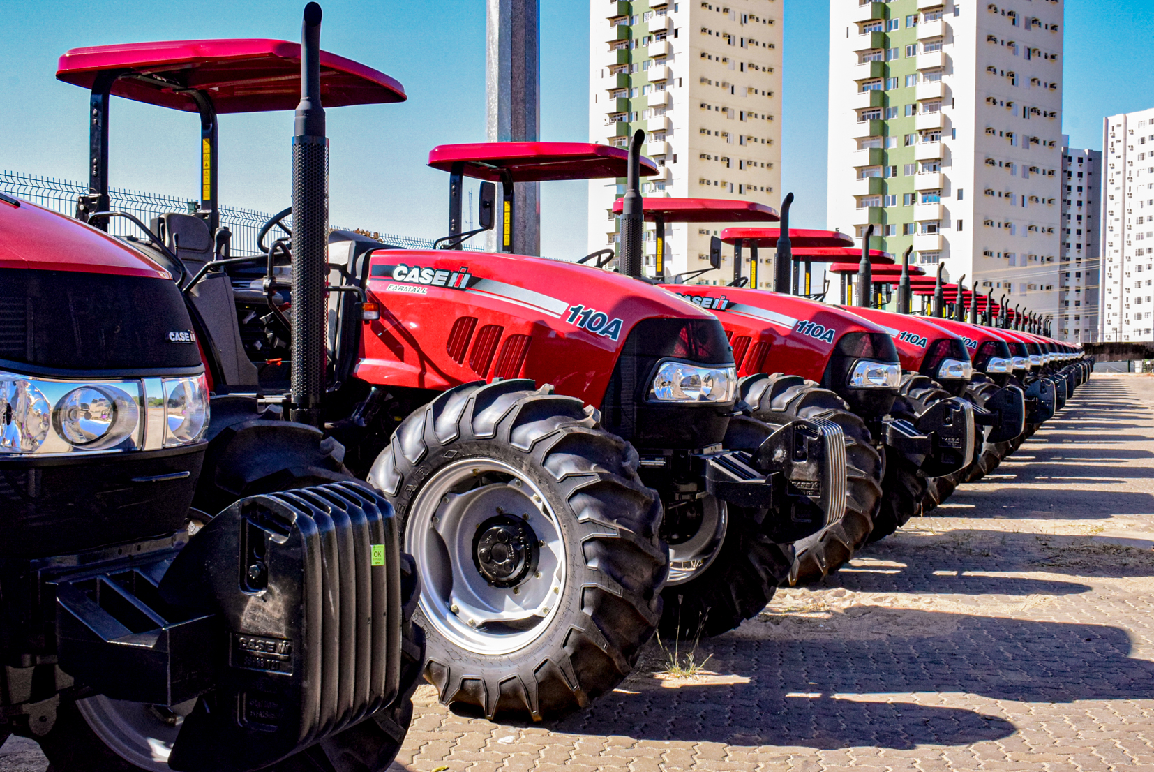 Equipamentos vão ajudar centenas de famílias de pequenos agricultores, avalia Mendes 