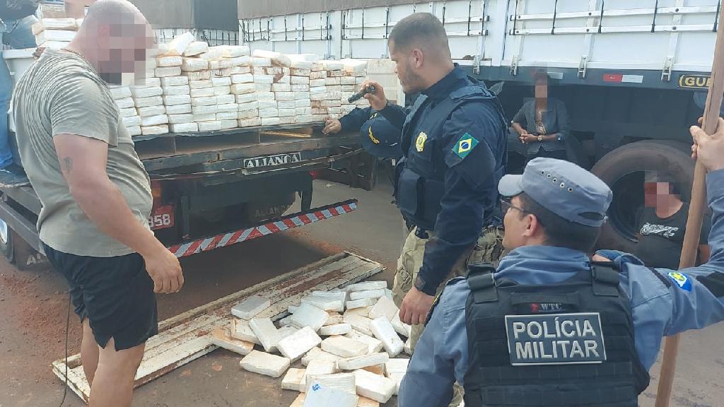Operação: PM apreende 560 kg de drogas e prende 2,2 mil pessoas