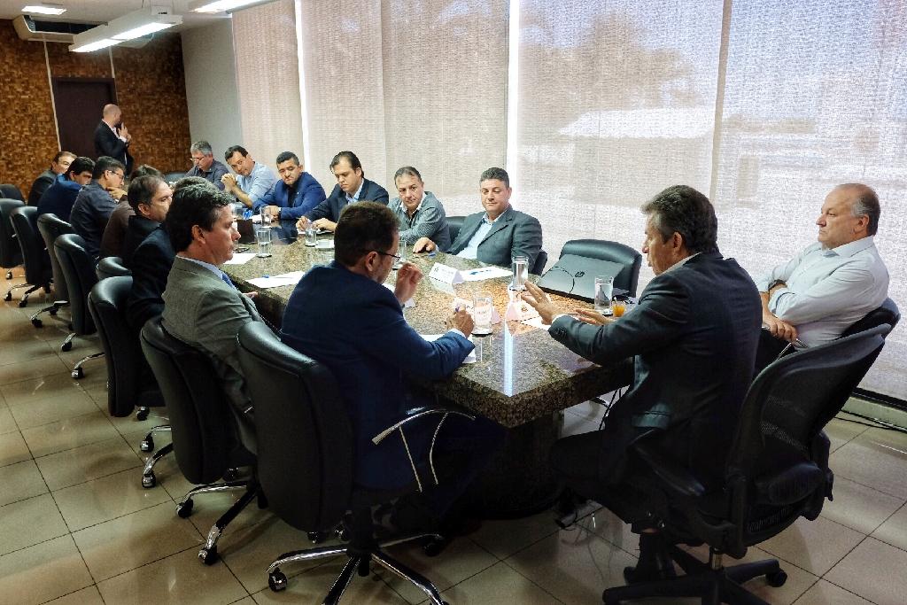 Em reunião com deputados eleitos, Mendes reforça pedido de apoio ao pacote de leis