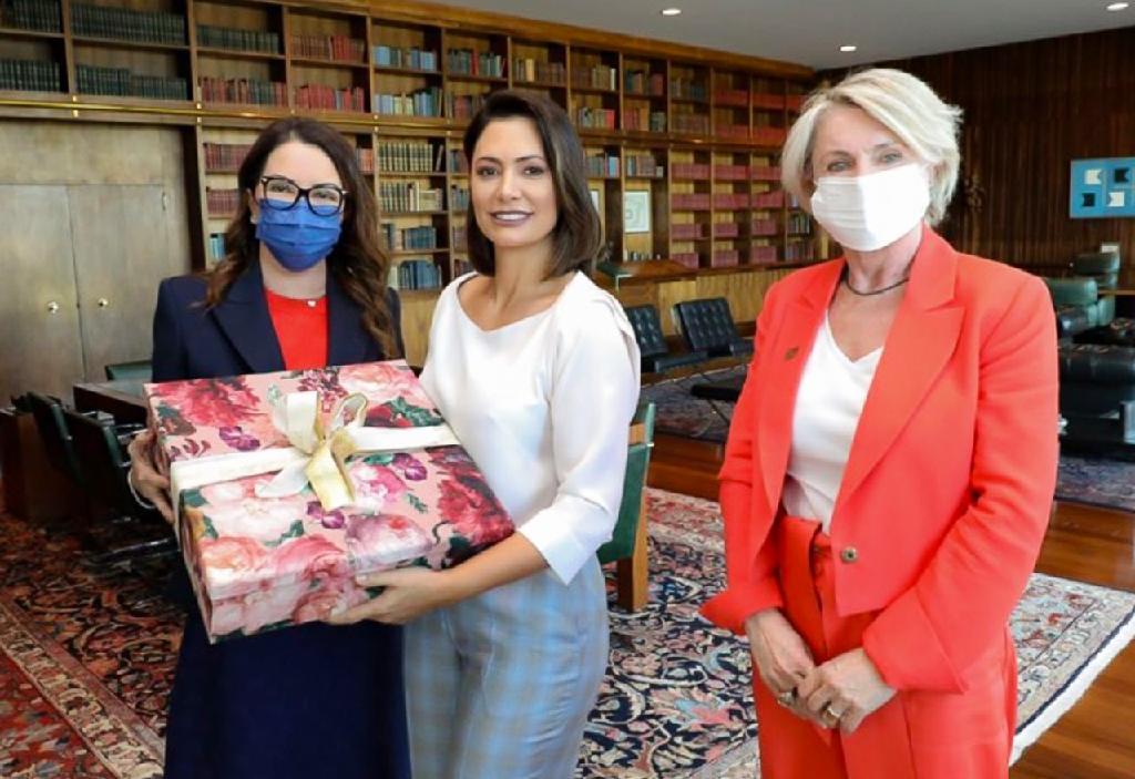 Virgínia Mendes e Margareth Buzzeti estimulam o voluntariado