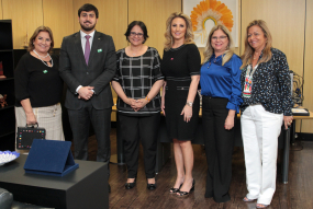 Ministra sinaliza à 1ª dama construção de casa referência nacional em apoio à mulher vítima de agressão