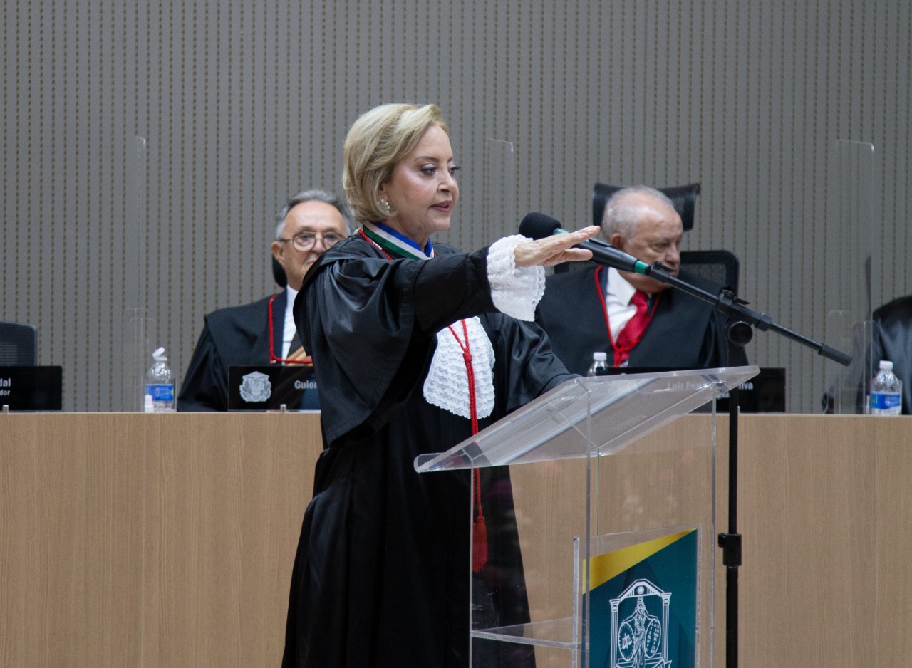 Presidente do Tribunal de Justiça recebe alta e retorna a Cuiabá
