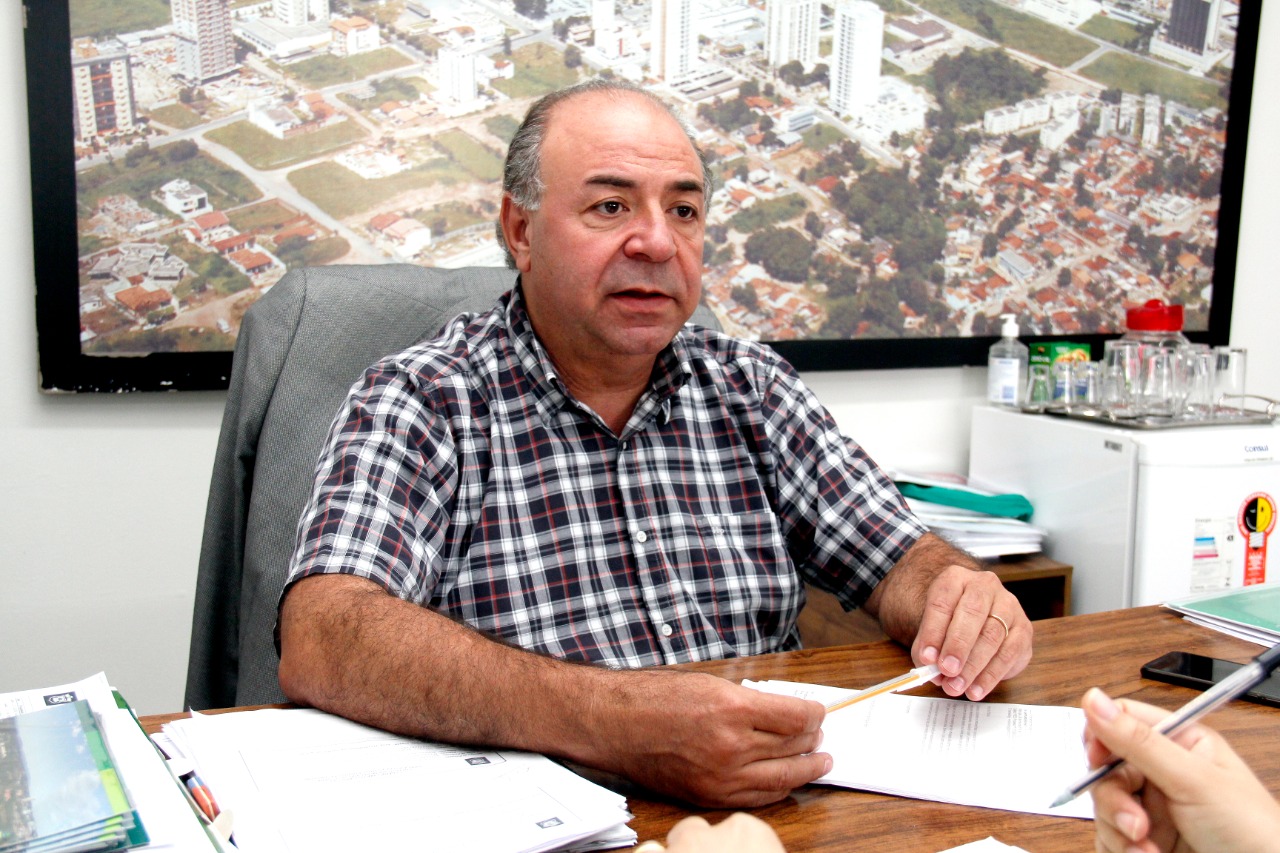 Chefe da Casa Civil desafia prefeito e secretário revida: prefeitura não é empresa privada
