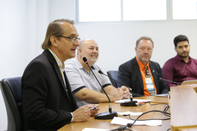 Conselheiro da Finlândia expõe na AL o melhor modelo de educação do mundo