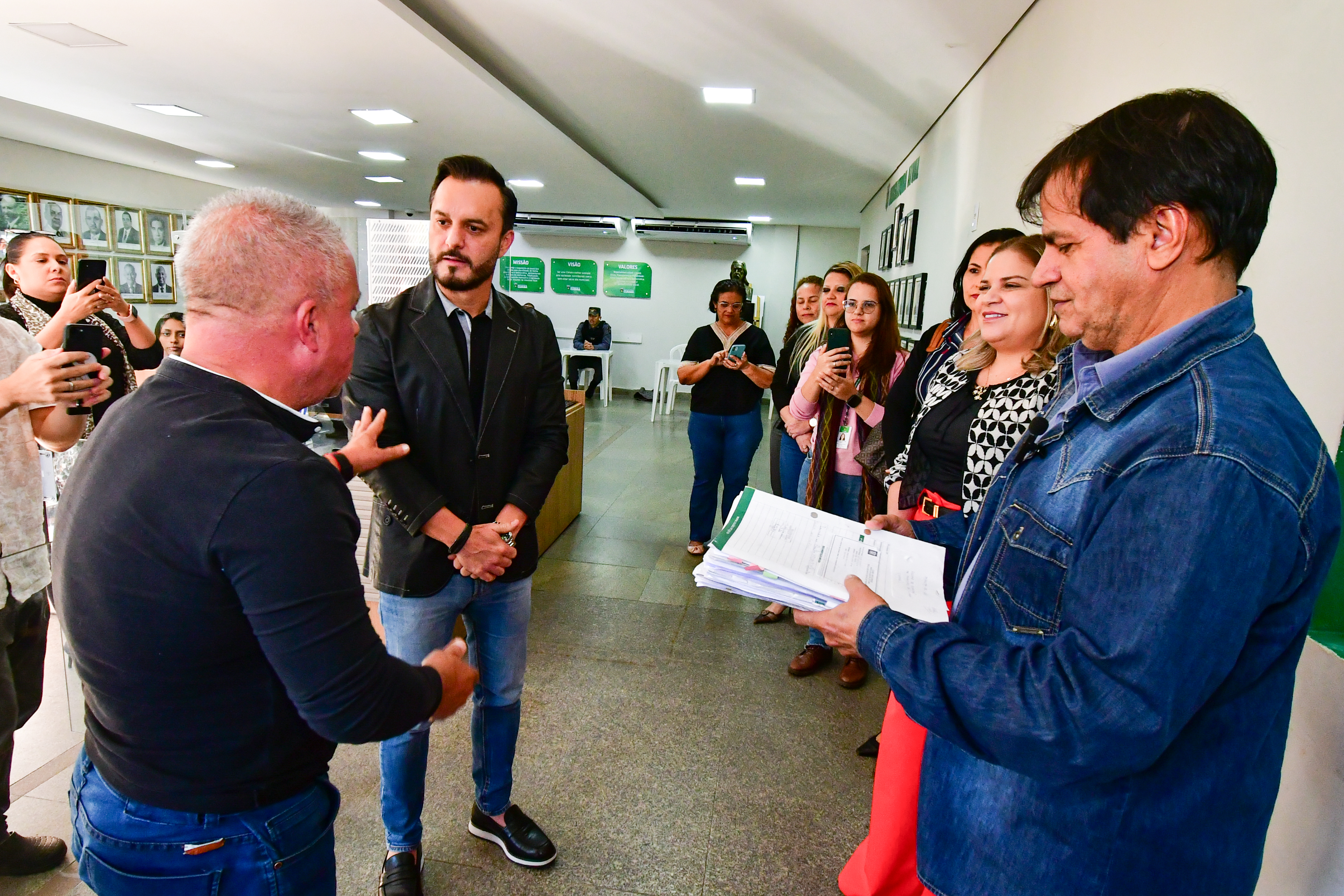 Cuiabá encaminha PCCS de servidores da Saúde e Assistência Social à Câmara