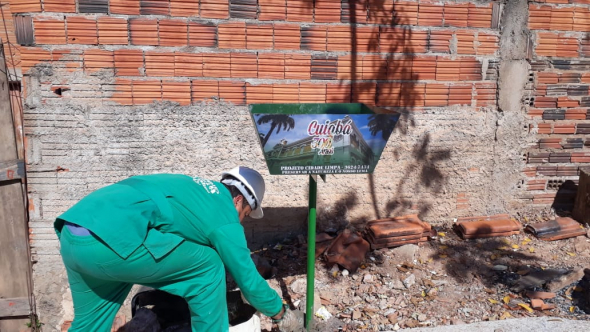 No Dia dos Pais, Prefeitura instala lixeiras no bairro Jardim Colorado