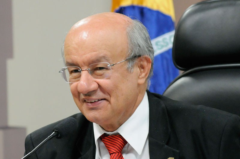 Pimentel culpa governo federal por déficit de R$ 76 bilhões