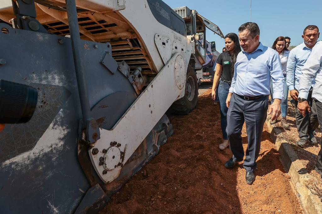 Até o final do ano vamos completar 3,5 mil km de asfalto, promete Mendes