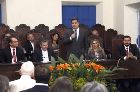 Pinheiro homenageia ex-prefeitos com medalha comemorativa dos 300 Anos