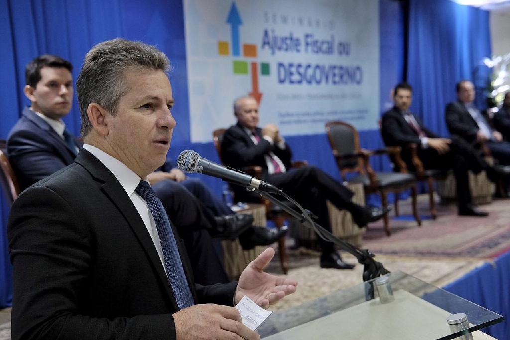 Mendes diz que serviços públicos estão sucateados por decisões equivocadas no Estado