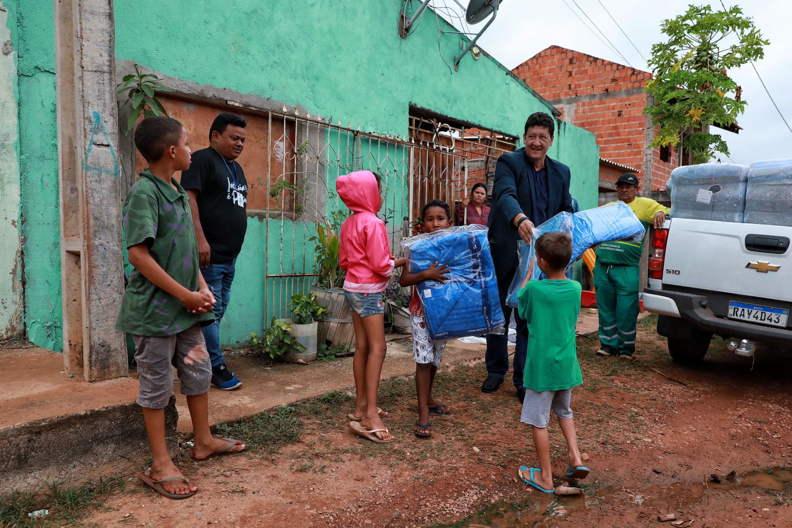 FRENTE FRIA E ENTREGA DE COBERTORES