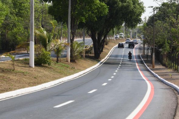 Emanuel entrega obra da Avenida Rui Barbosa e comemora investimentos