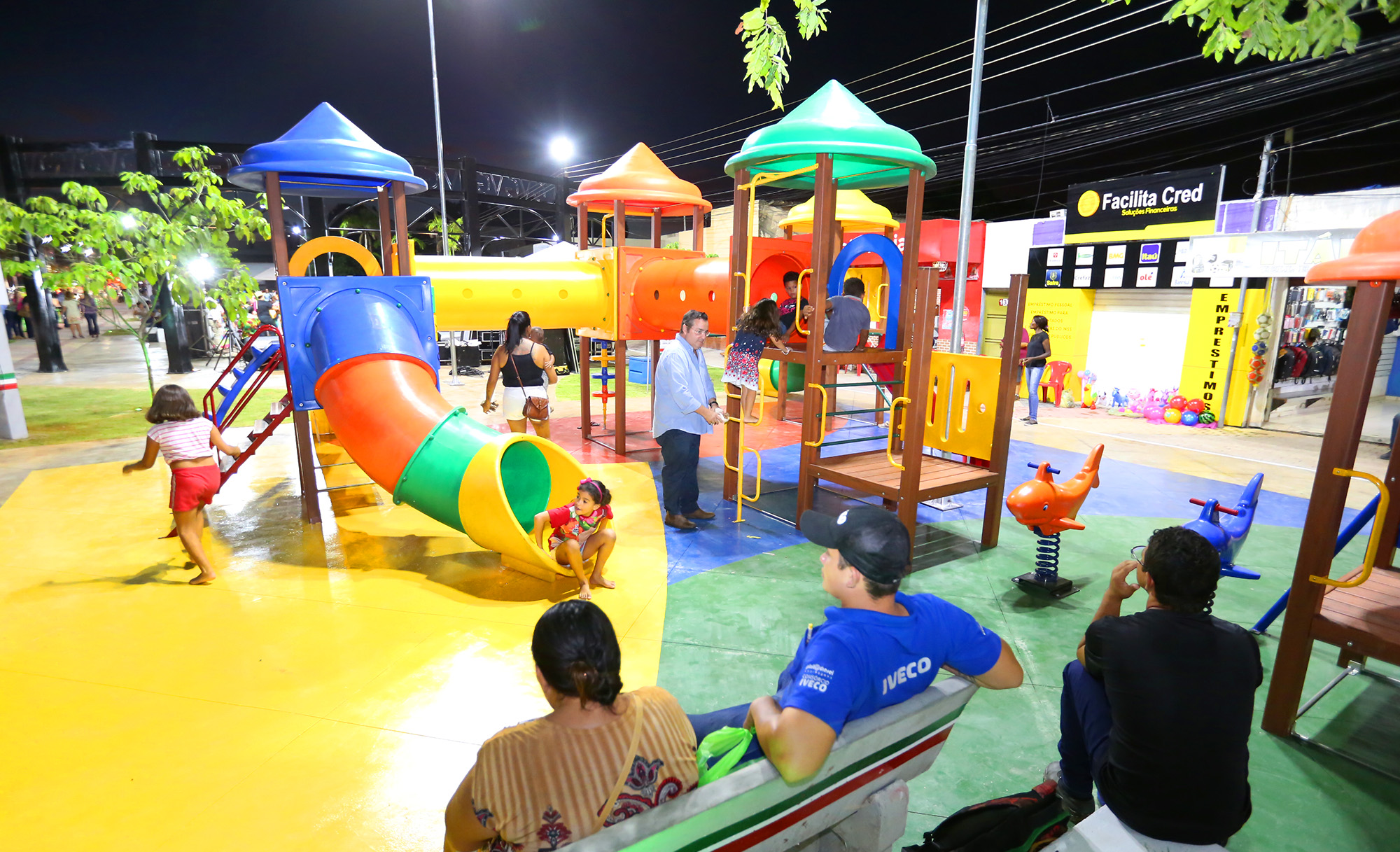 Várzea Grande entrega praça Sarita Baracat; espaço de lazer e cultura  