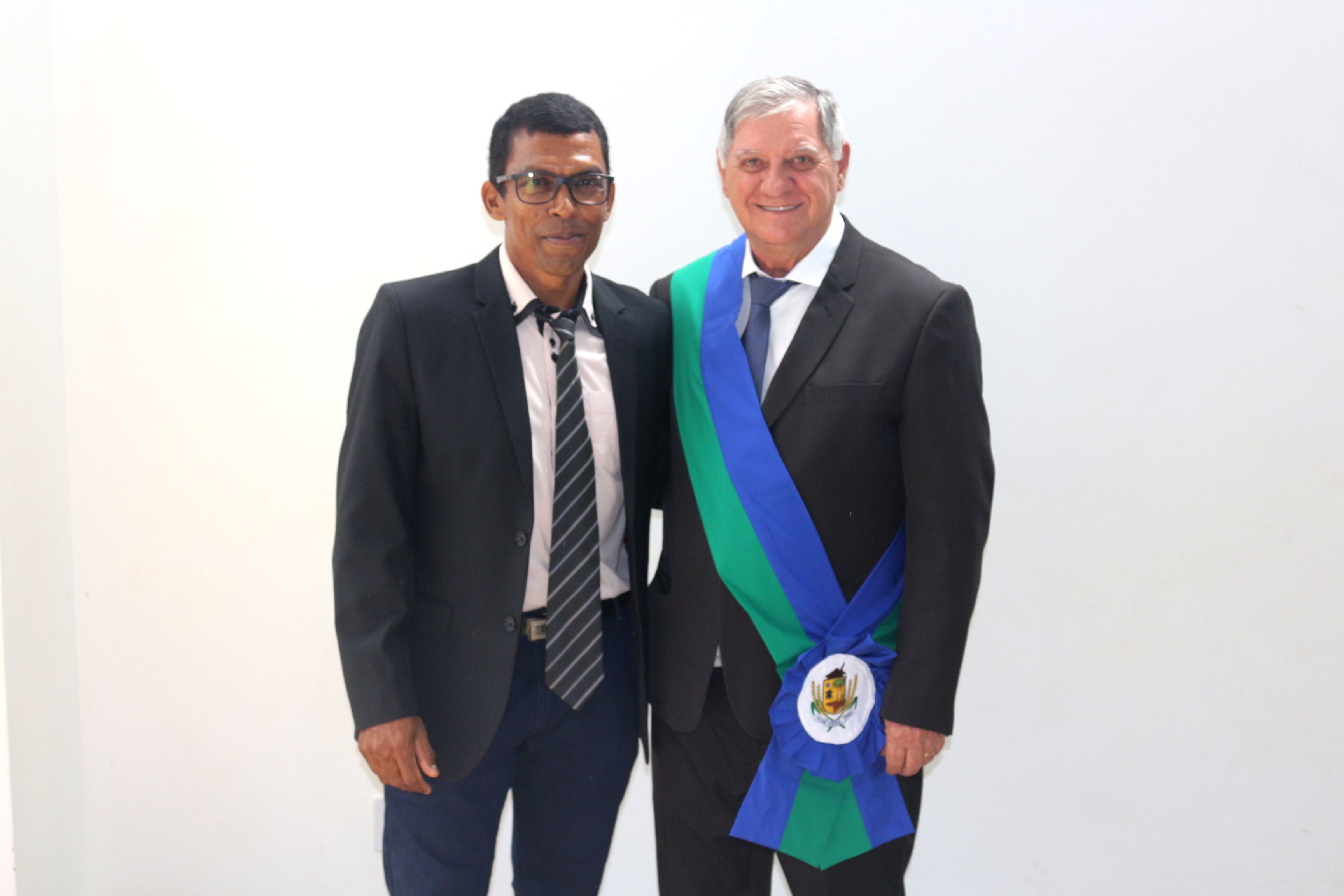 Prefeito, vice e vereadores são empossados em Vera
