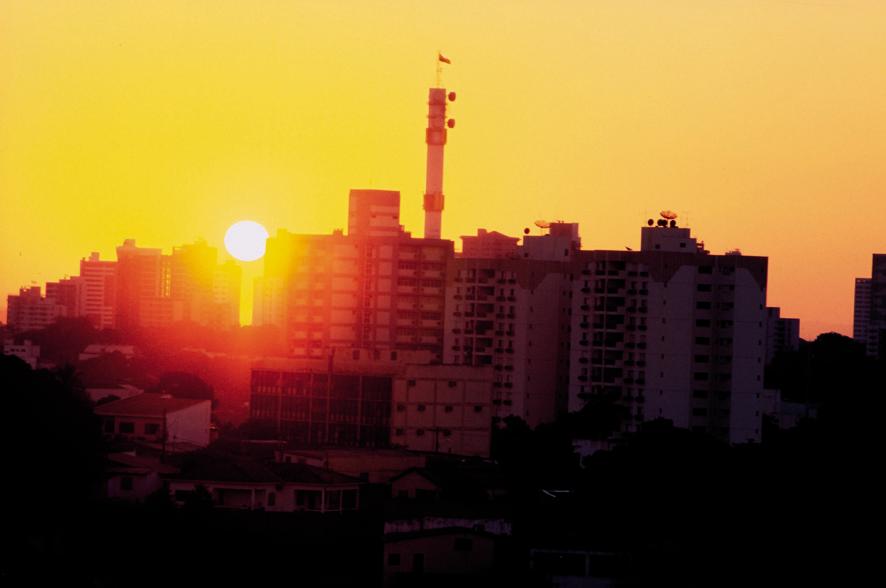 Inmet emite alerta laranja para onda de calor em 10 estados e no DF