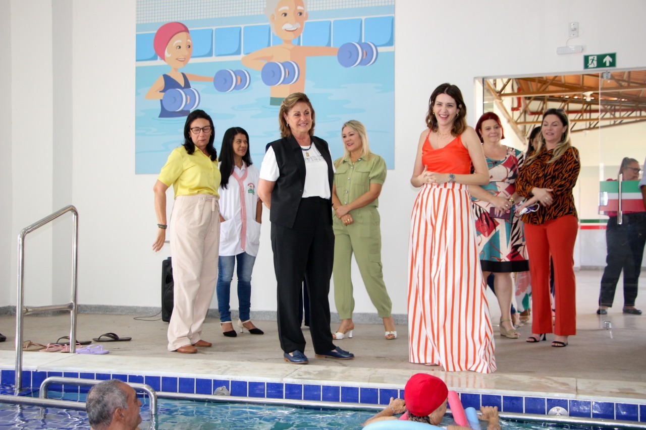 Primeira-dama de VG e ex-prefeita Lucimar; apoio aos idosos