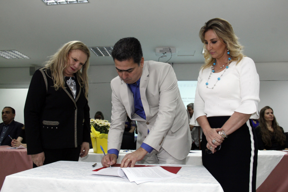 Prefeito anuncia criação da Secretaria da Mulher em parceria com TJ
