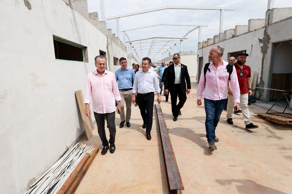Vistoria em nova escola: Mendes promete avanços e destaca diferencial