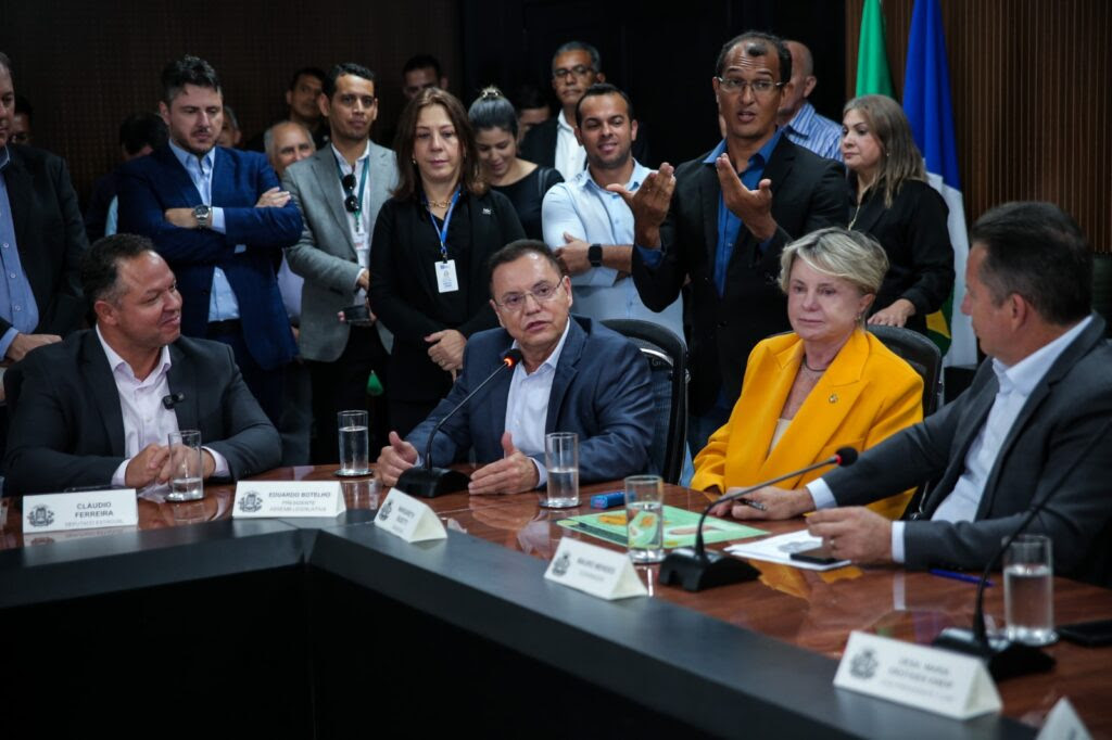 CNH SOCIAL - APOIO DE BOTELHO 
