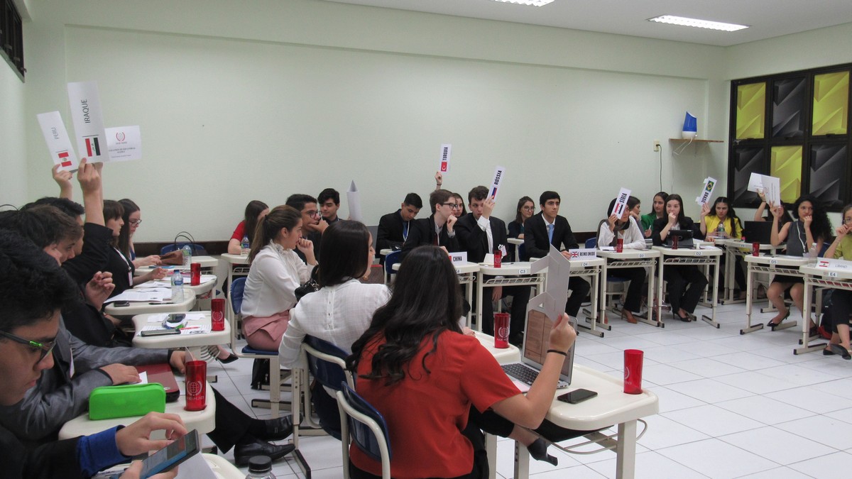 Alunos do Colégio Maxi participam de simulações da ONU nos Estados Unidos