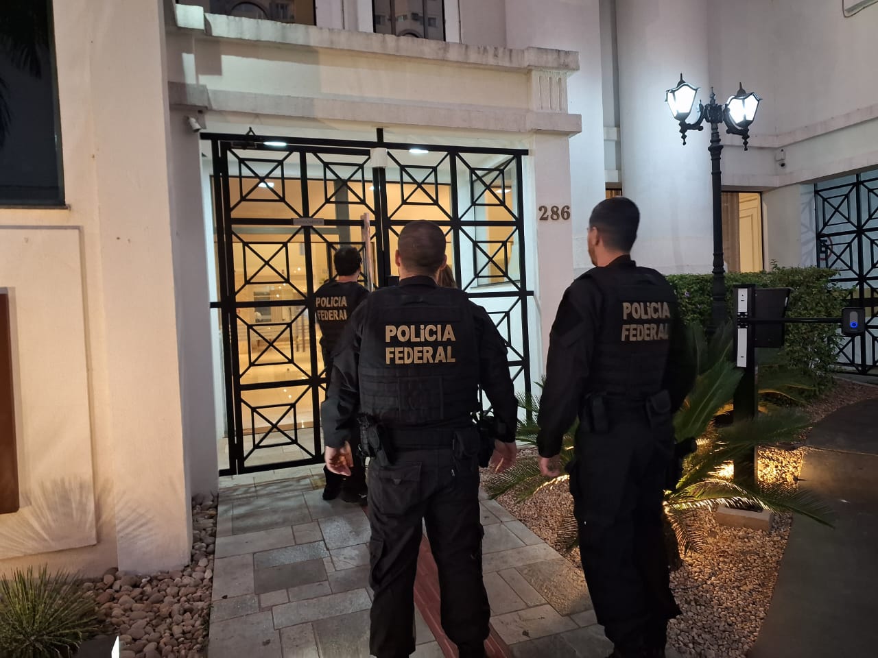Operação da PF mira rede de tráfico internacional de pessoas 