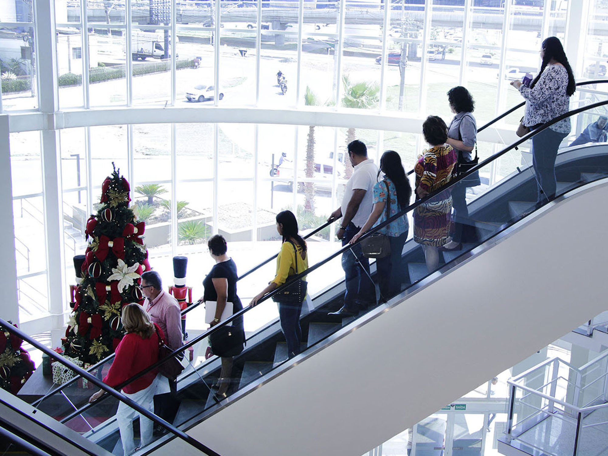 Após dois anos de queda, venda em shoppings cresce 6% no Natal