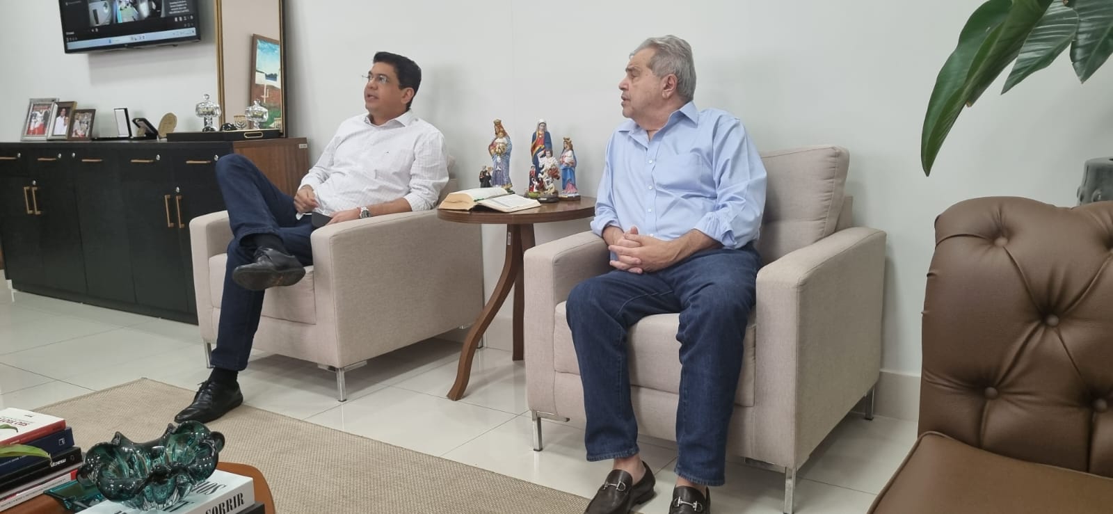 Líderes do PSDB tentam assegurar vice no projeto à reeleição de Kalil