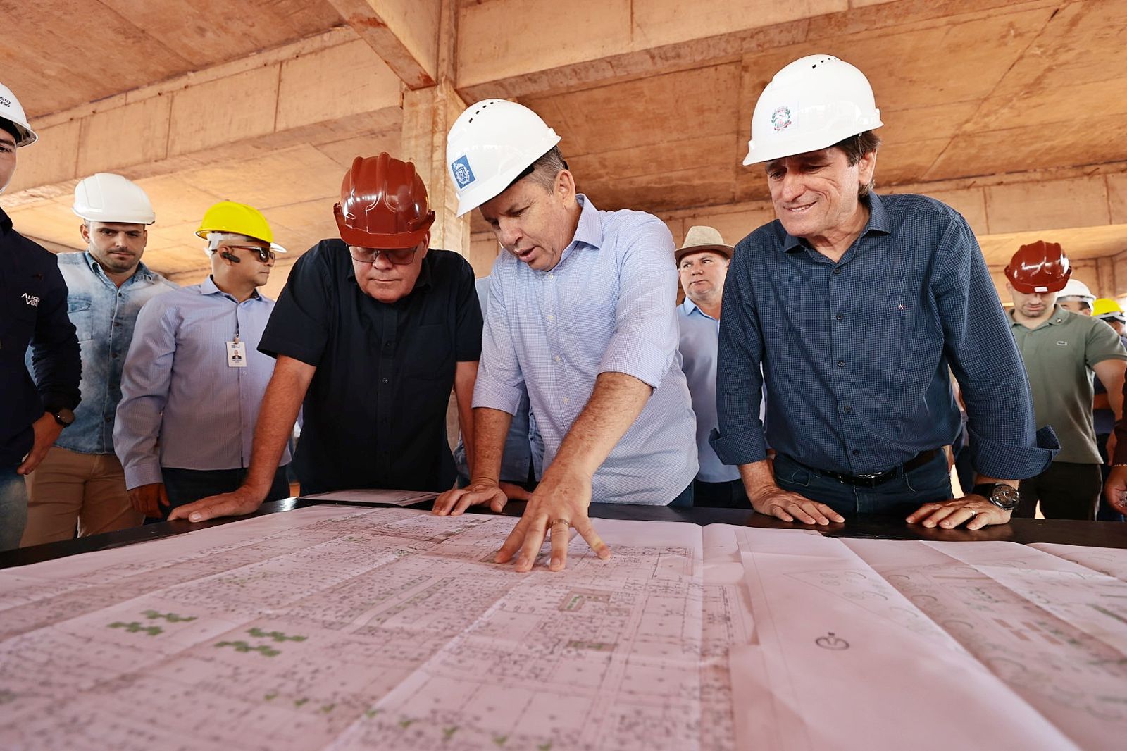 Mendes vistoria obra de hospital regional e destaca investimento de R$ 120 mi