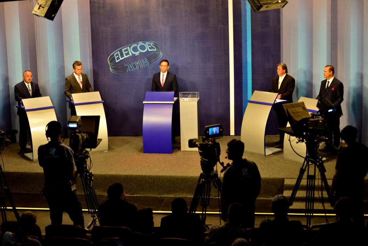 Em debate da TVCA, candidatos ao Governo acentuam tom de ataque