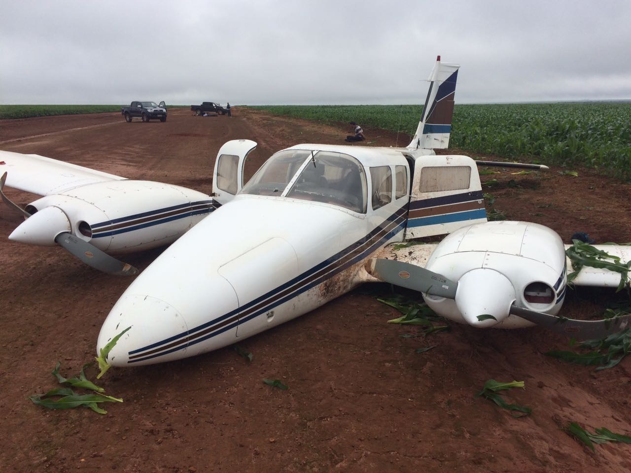 Avião com 400 quilos de cocaína é apreendido e 5 são presos por tráfico