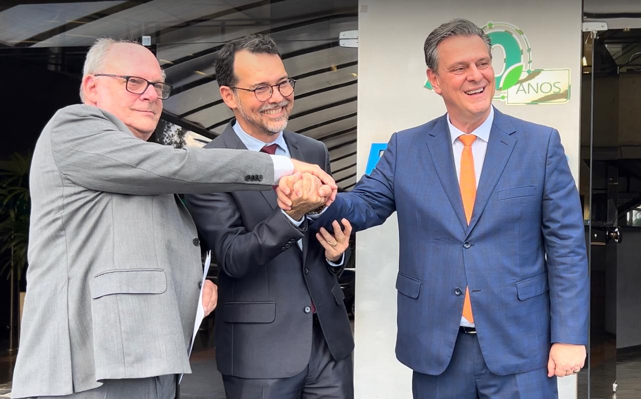 Lúdio Cabral propõe criar a Embrapa Cuiabá; proposta entregue em Brasília