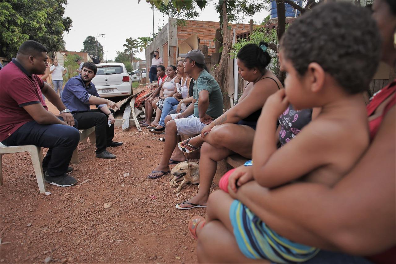 Emanuelzinho: demandas em bairros carentes de asfalto e saneamento