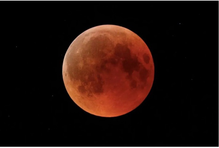 Eclipse lunar vai ser visto do Brasil nesta sexta