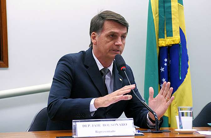 Milhões em conta de Jair Bolsonaro viram novo foco de investigação