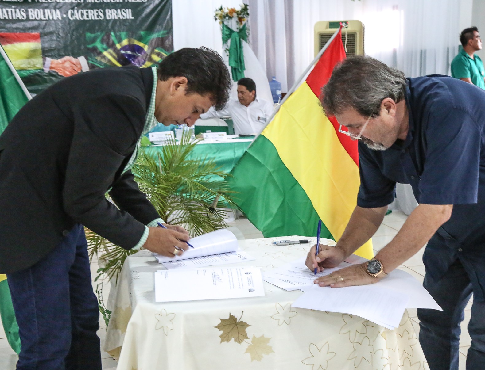 Cáceres e San Matias assinam protocolo de cooperação bilateral