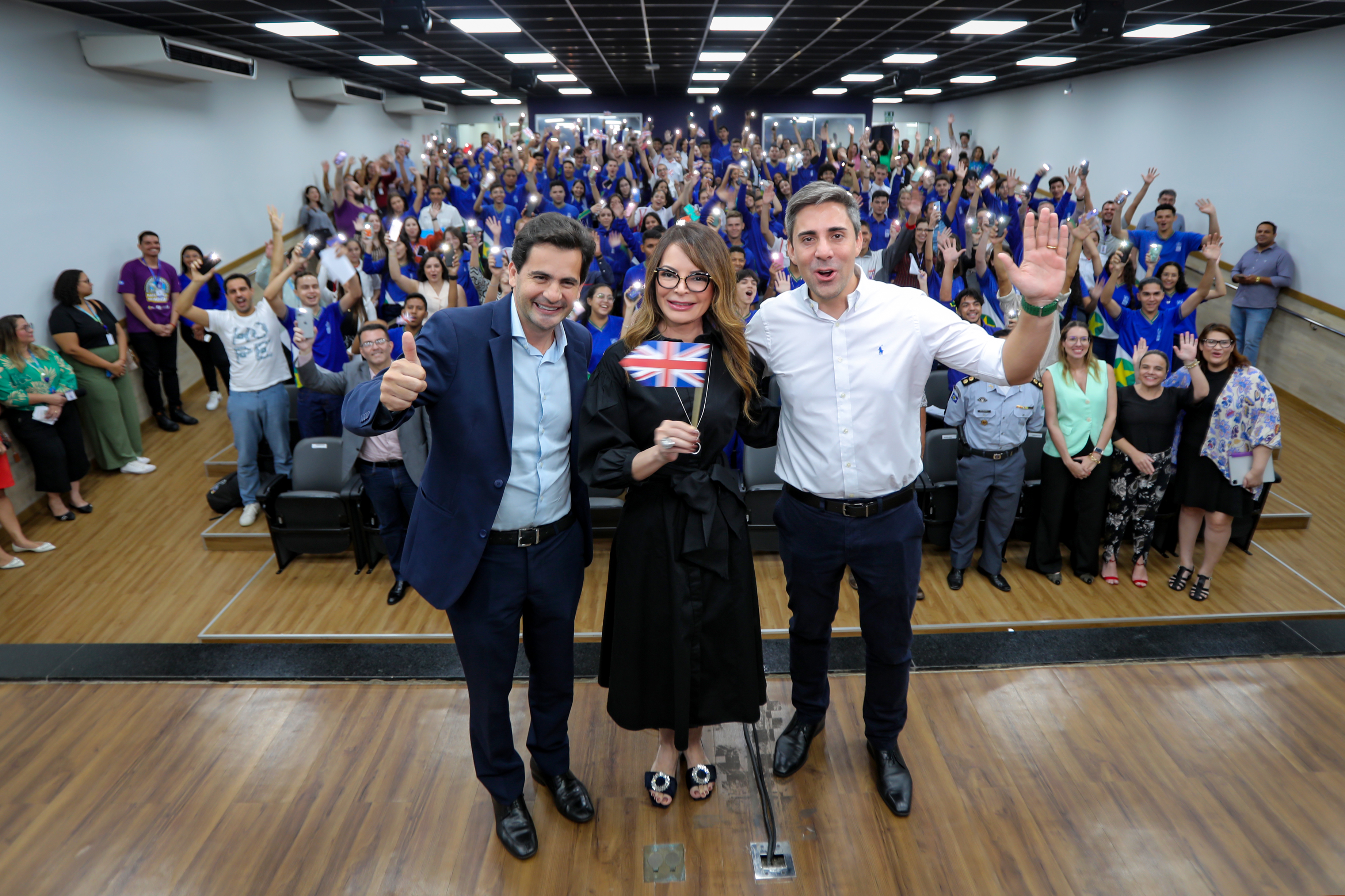 PRIMEIRA-DAMA DE MT - EMBAIXADORA DE INTERCÂMBIO 