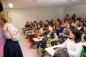 Márcia Pinheiro recebe primeiras-damas para apresentação de projetos no HMC