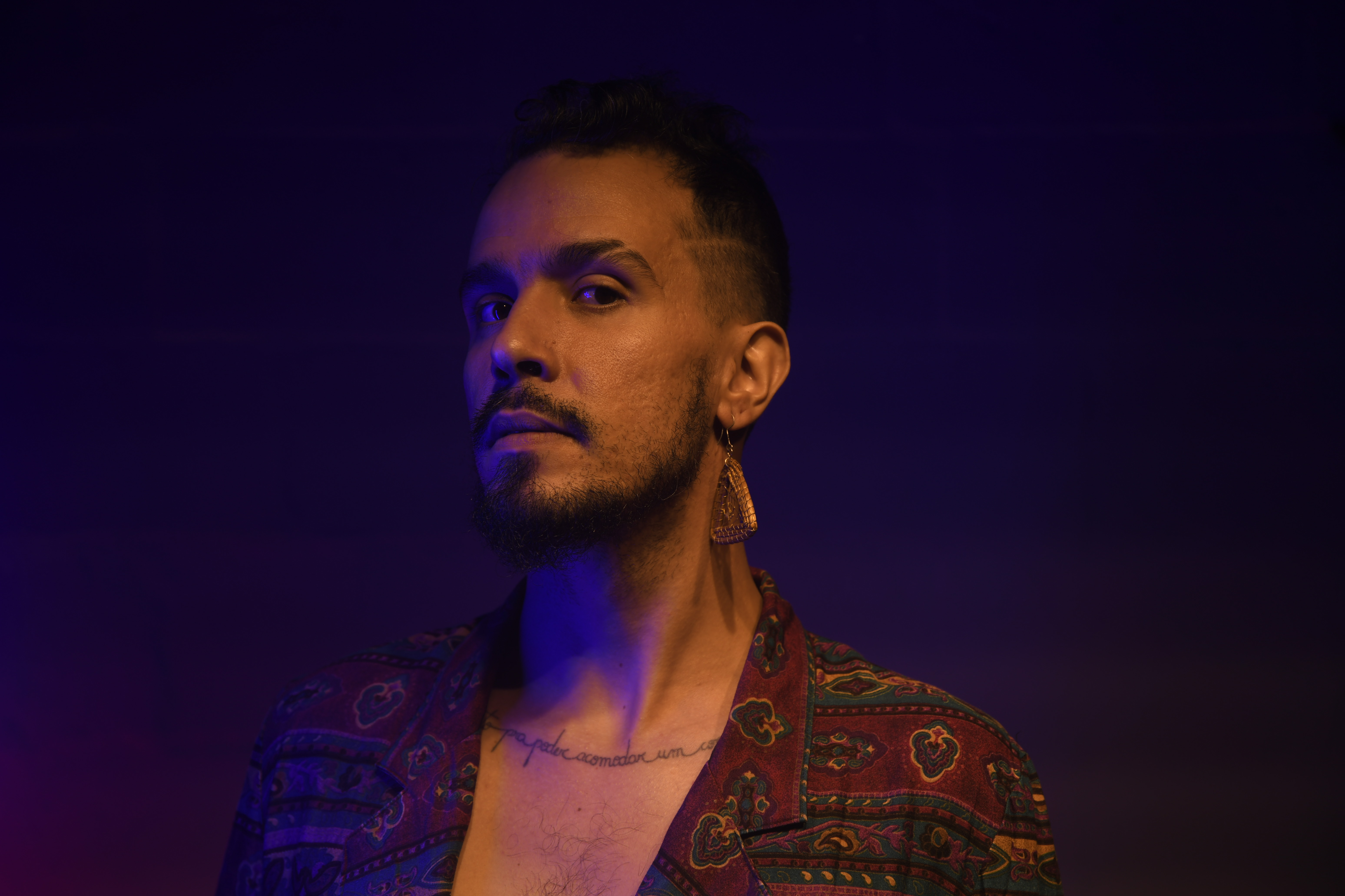 PAULO MONARCO LANÇA ABRIRAM-SE AS VEIAS 