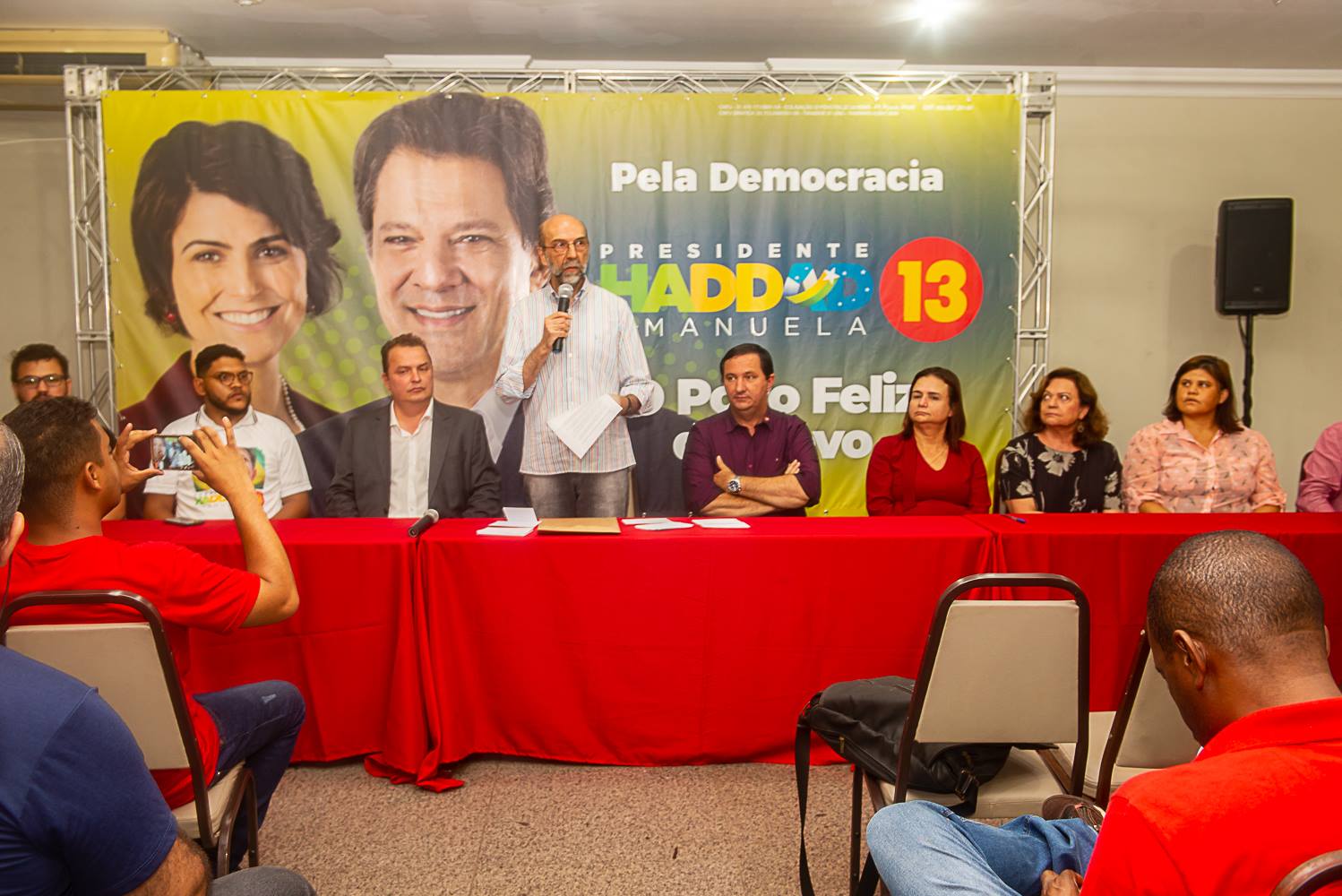 Bloco formado pelo PSB, PDT, PCB, PCdoB, Pros e Psol integra palanque contra Bolsonaro