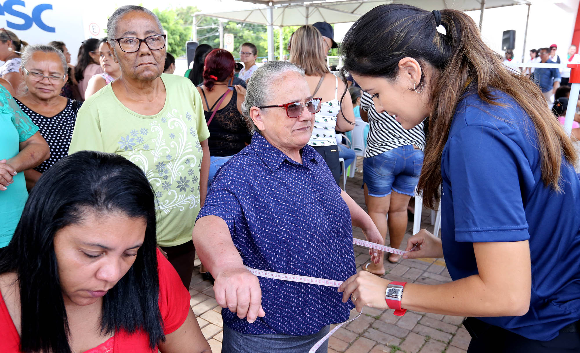 Desigualdade de gênero sobrecarrega mulheres no trabalho de cuidar