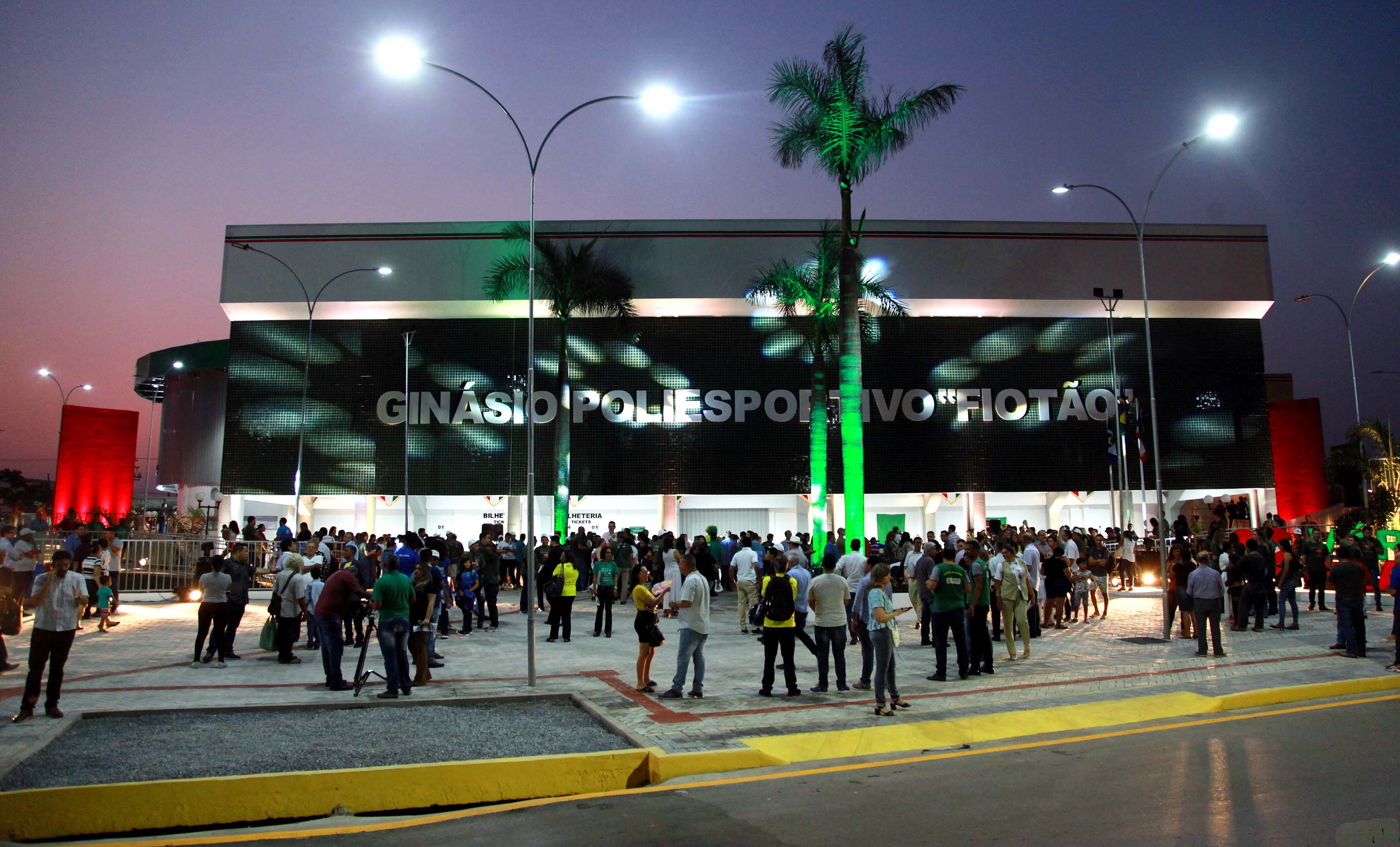 Várzea Grande inaugura novo Ginásio Poliesportivo do Fiotão e cita abandono de gestão passada