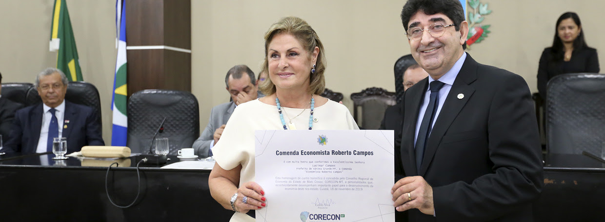 Prefeita é homenageada por resultados no desenvolvimento econômico 
