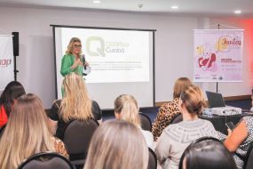 Em novo programa eleitoral, Márcia alfineta Estado e diz que vai cuidar das pessoas