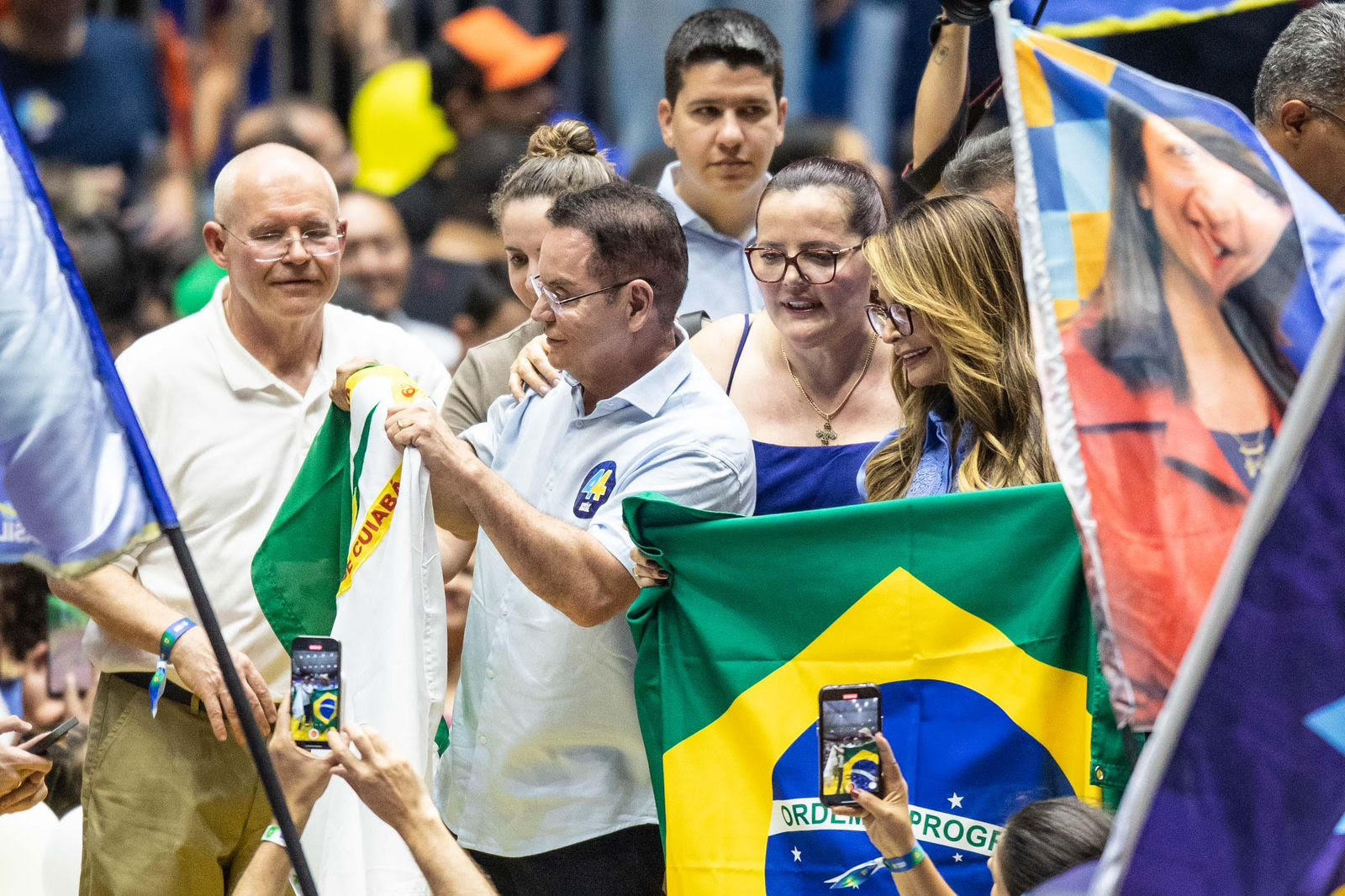 BOTELHO NA LIDERANÇA 