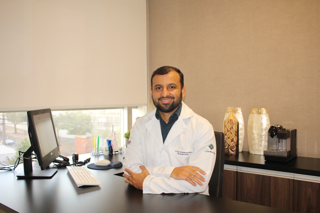 Oncologista alerta: tabagismo e HPV são principais causas de câncer na cabeça e pescoço