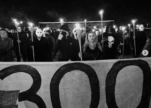 Bolsonaristas copiam Ku Klux Klan em ato contra STF
