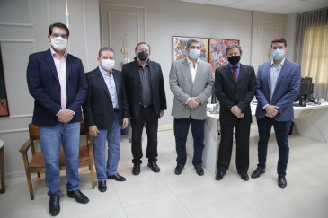 Decisão do STJ: conselheiro Waldir Teis é reintegrado ao TCE