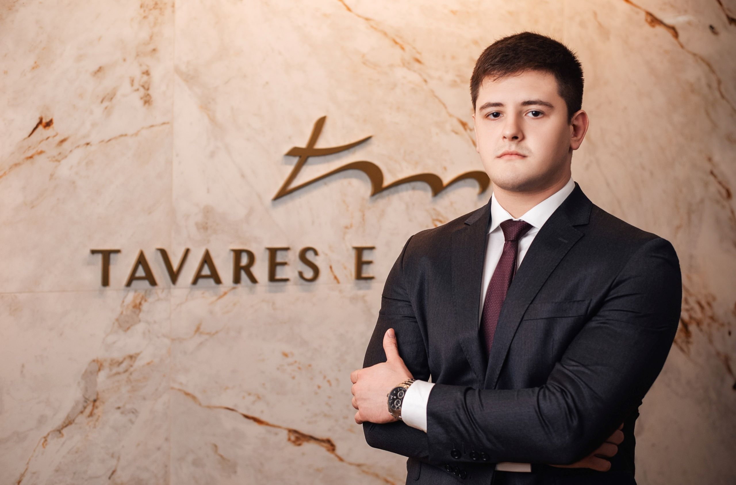 Exclusividade Fotográfica em Formaturas: Entre a Organização do Evento e os Direitos do Consumidor 