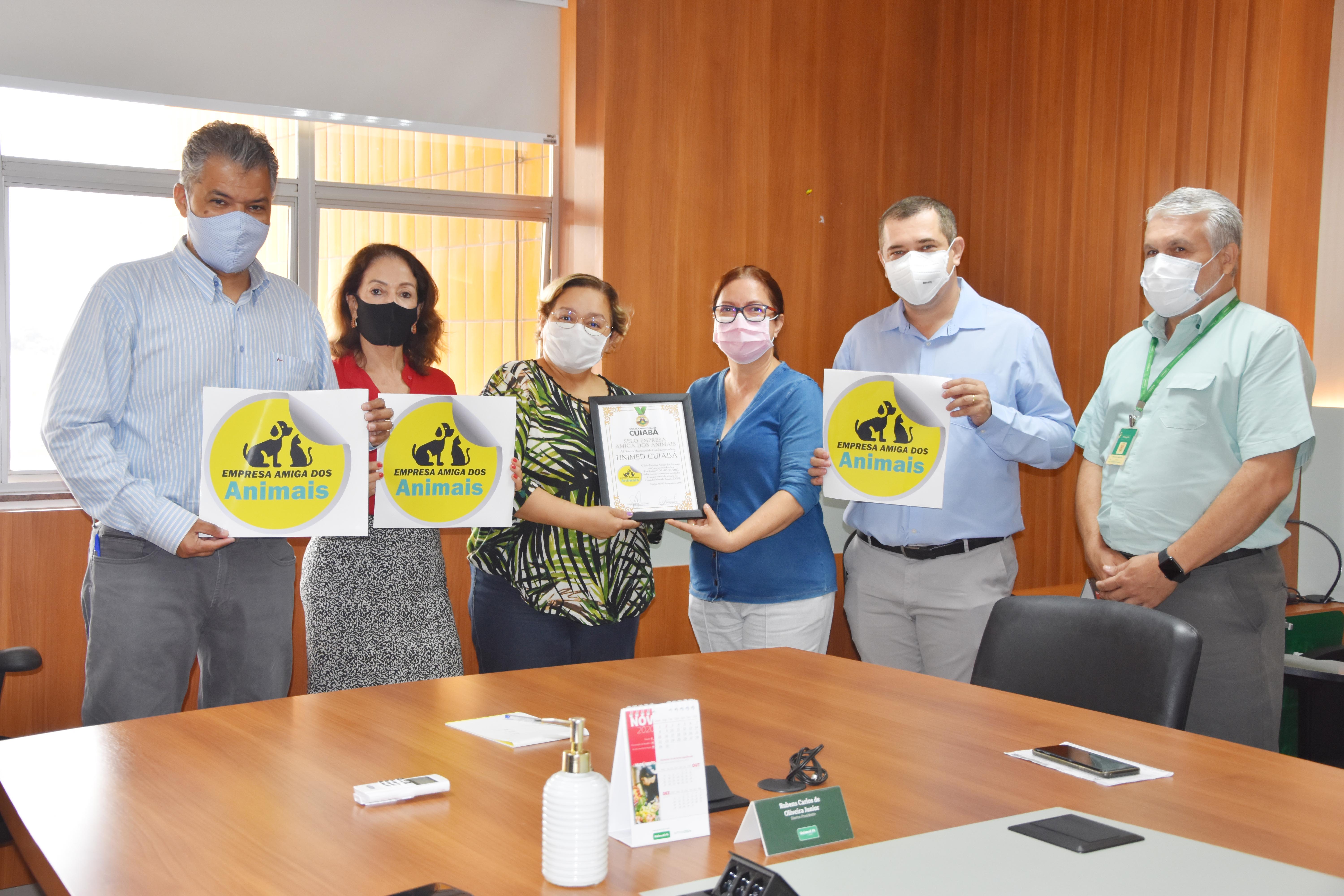Unimed Cuiabá recebe selo Empresa Amiga dos animais 