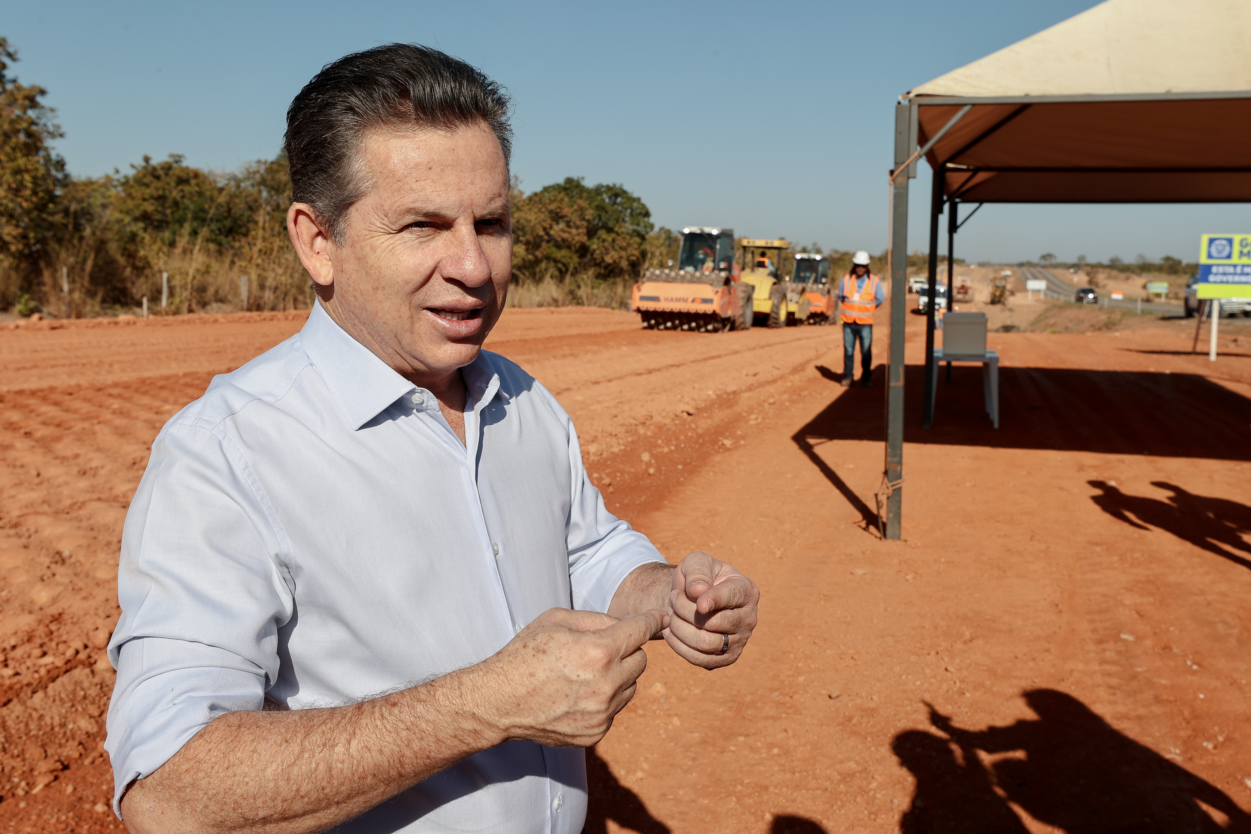 Muita coisa boa acontecendo, diz governador sobre obras em Cuiabá